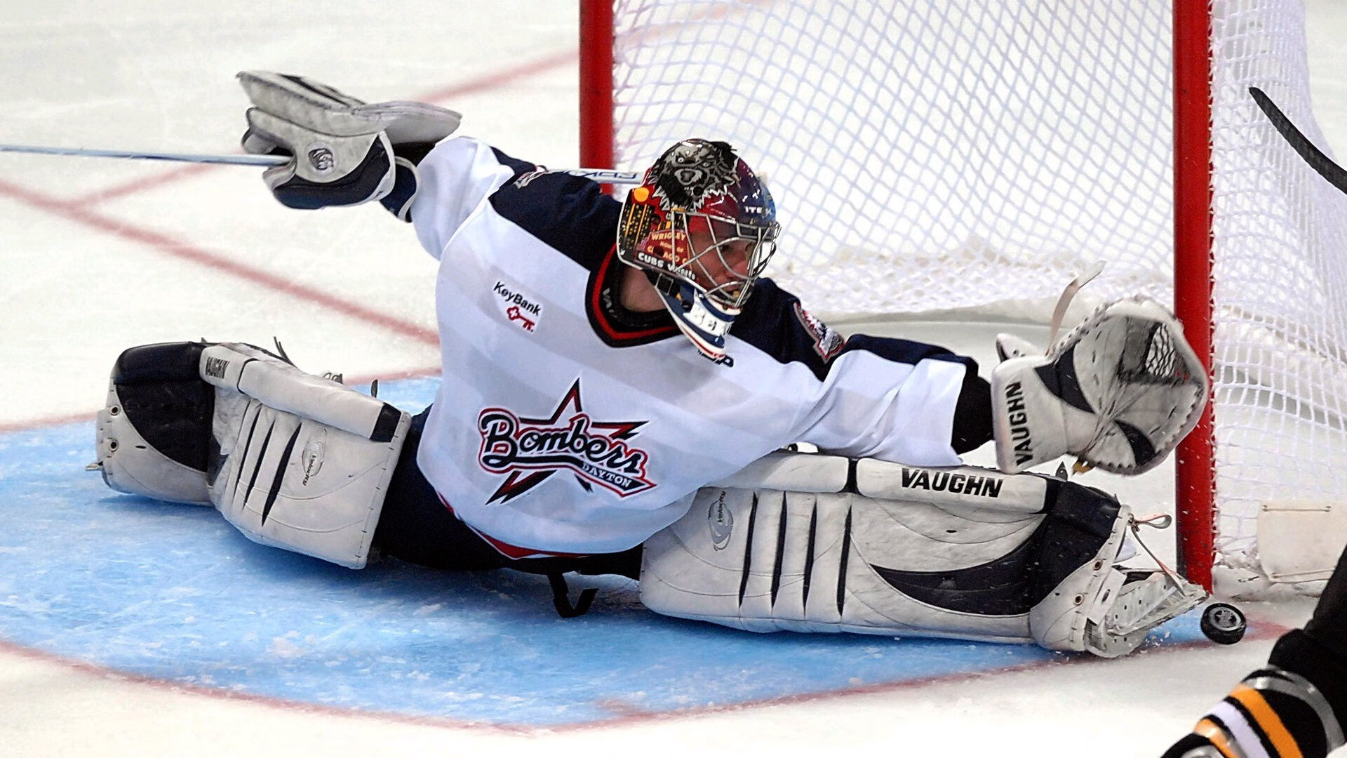 利物浦后场组织稳定,攻防两端兼顾,在利物浦效力过的后卫